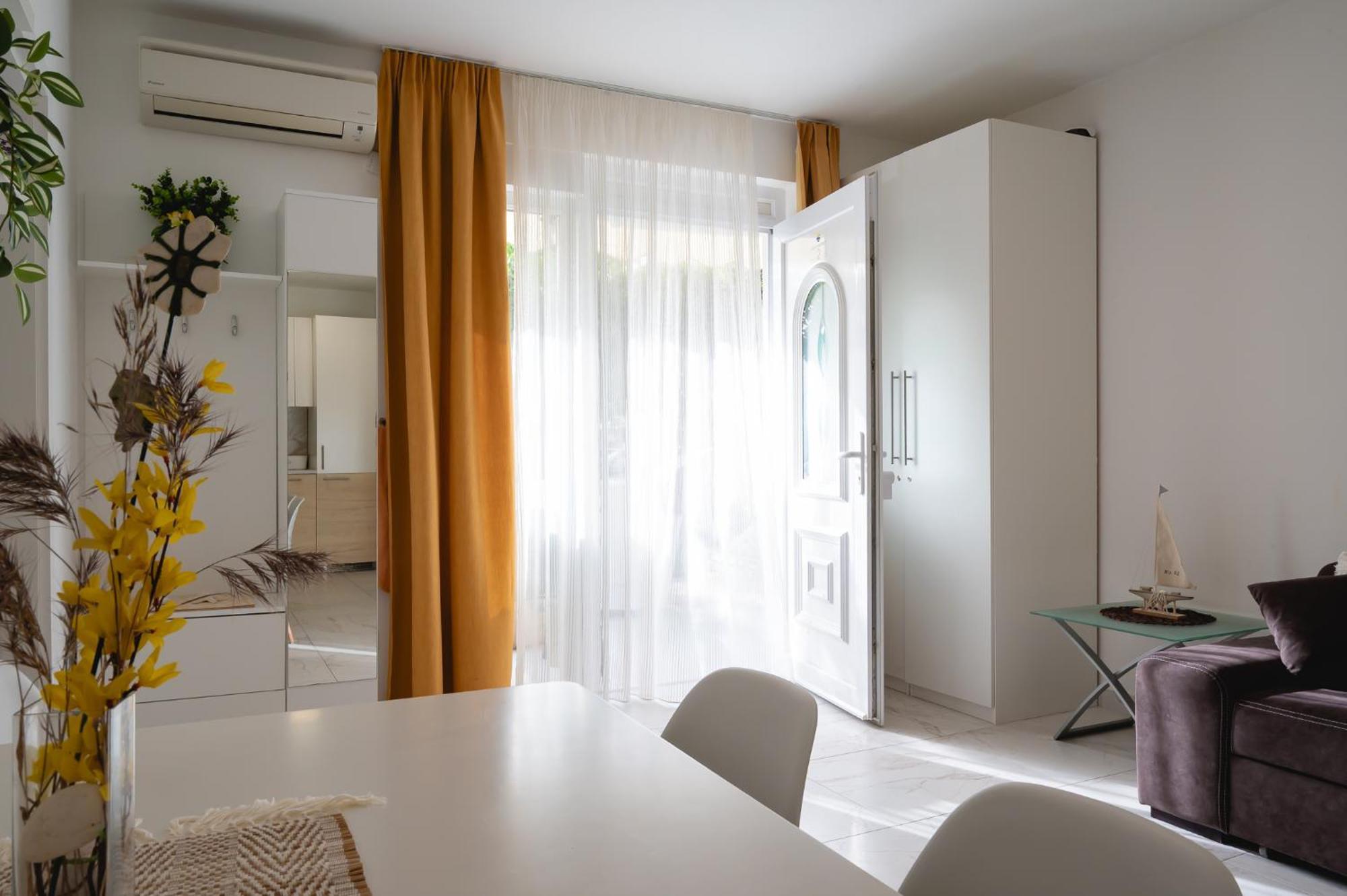 Locus Apartments Petrcane Exterior photo